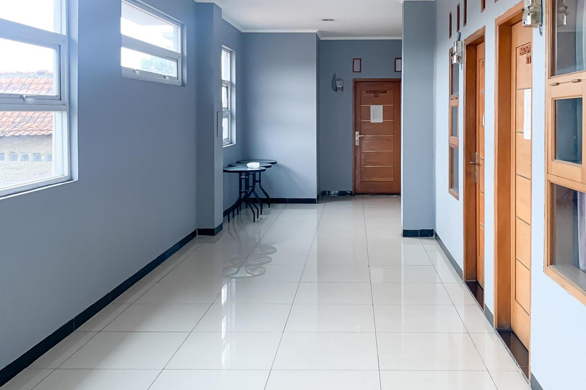 Karins Guesthouse Syariah Redpartner Bandung Luaran gambar