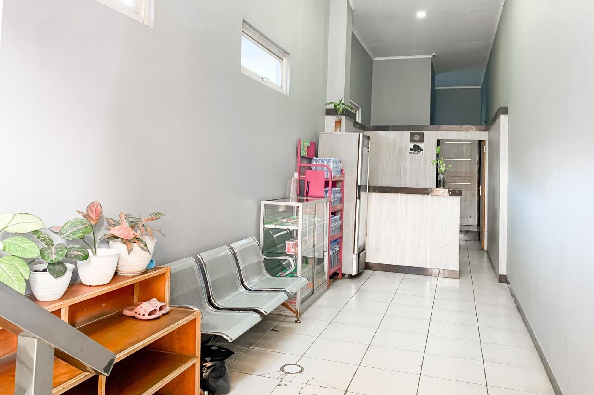 Karins Guesthouse Syariah Redpartner Bandung Luaran gambar